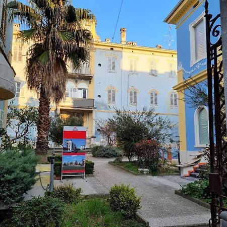 Apartment Elizabeth Pula Exterior photo